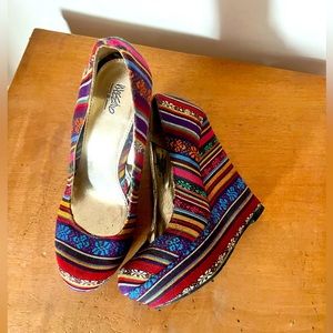 Cute Guatamalan print wedges size 6 1/2